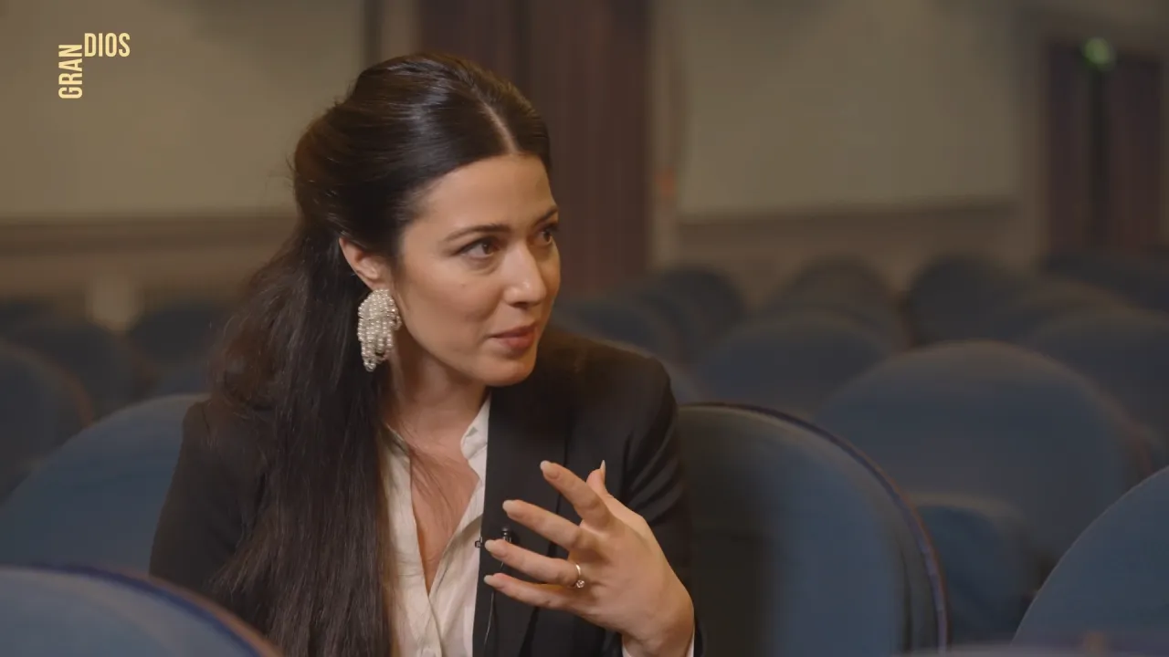 GRANDIOS - Schauspielerin Elizabeth Tabish