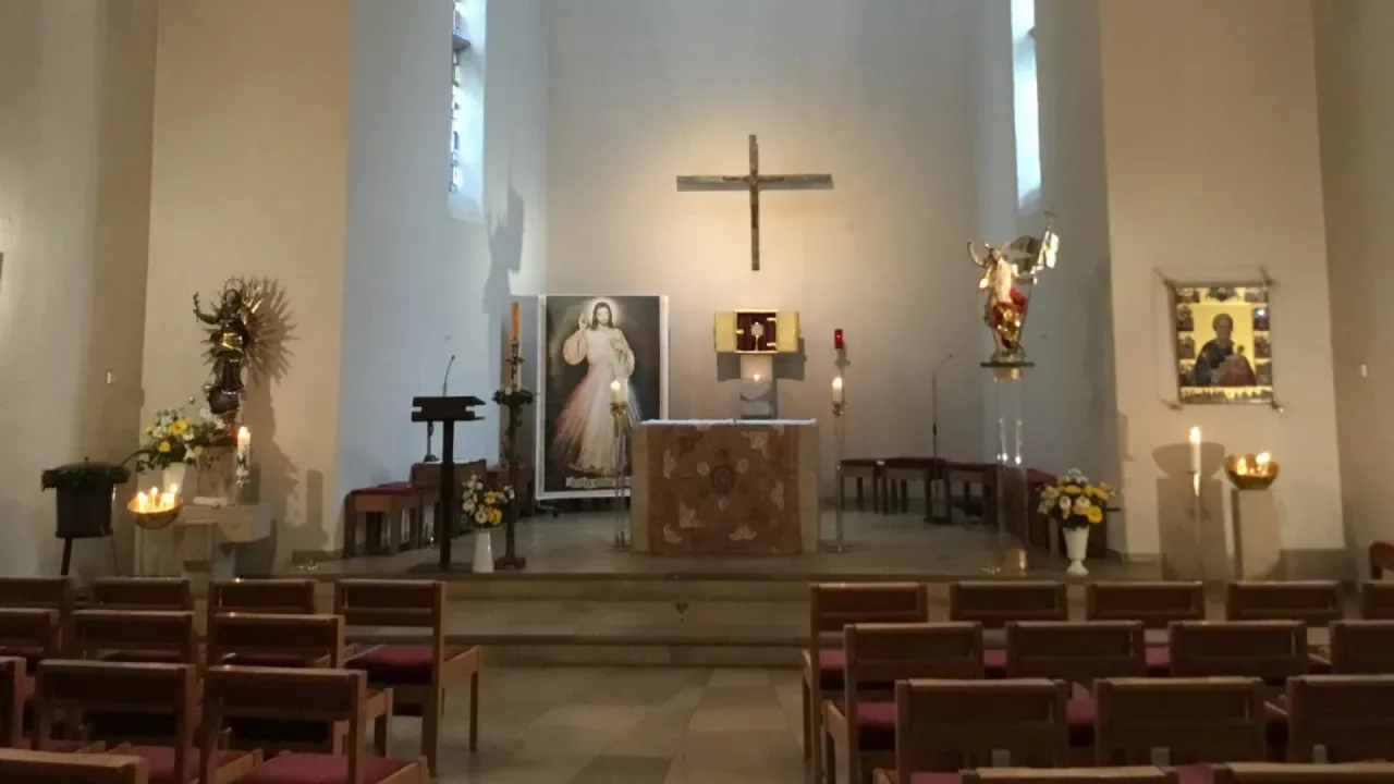 Anbetung und Heilige Messe aus der EWTN-Kapelle Regina Pacis in Leutkirch
