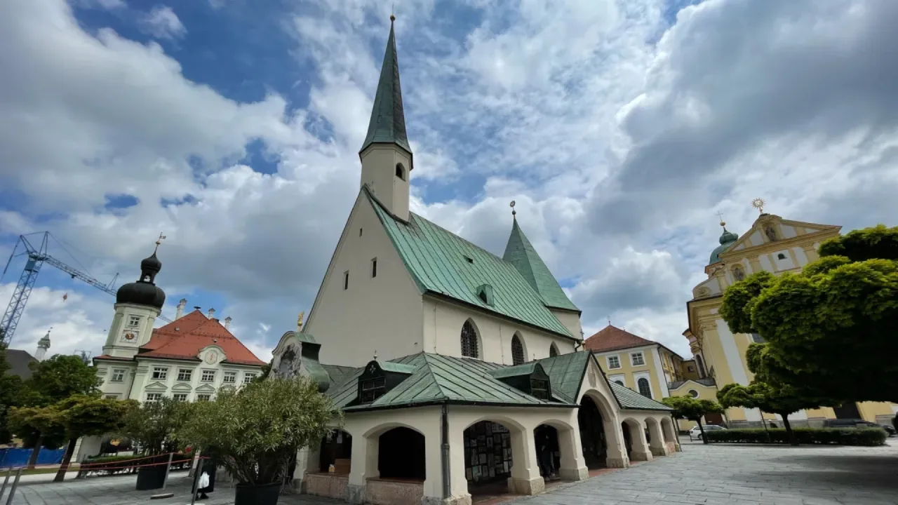 Rosenkranzgebet aus der Gnadenkapelle in Altötting